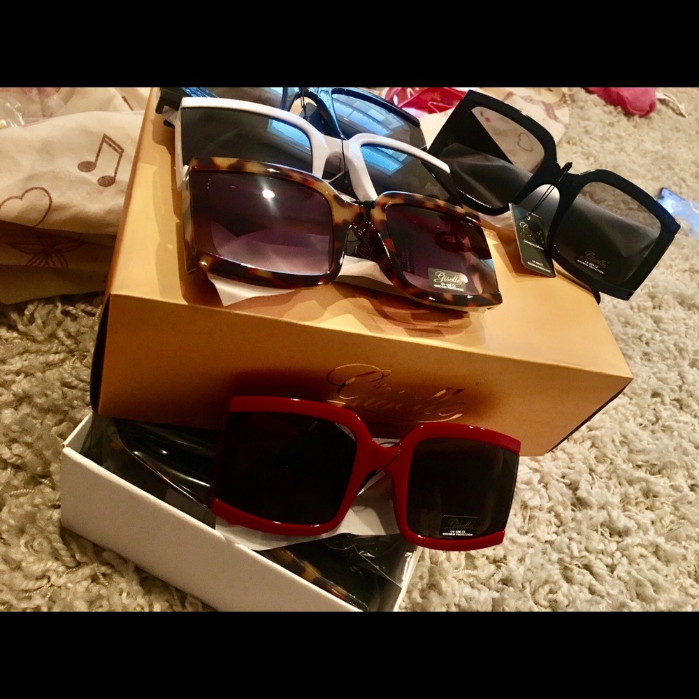 Sunglasses bundle - Picture 1 of 2